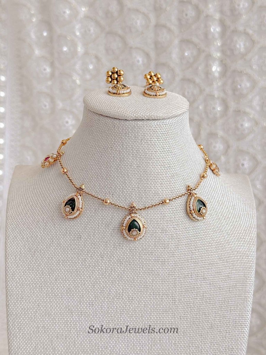 Dainty Kundan Green Drop Set - SOKORA JEWELSDainty Kundan Green Drop Set