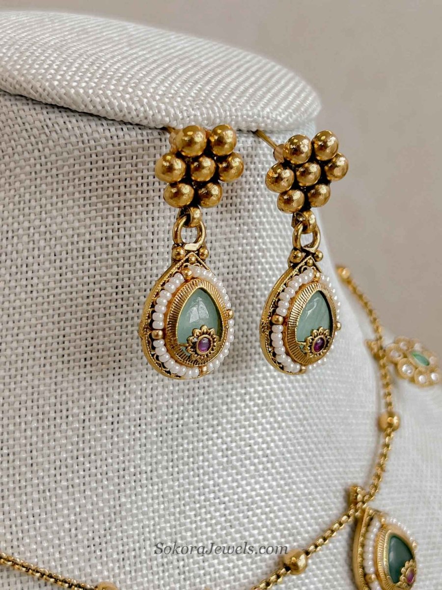 Dainty Kundan Mint Drop Set - SOKORA JEWELSDainty Kundan Mint Drop Set
