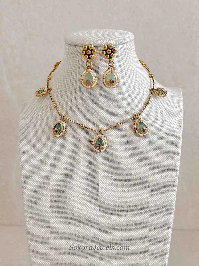 Dainty Kundan Mint Drop Set - SOKORA JEWELSDainty Kundan Mint Drop Set