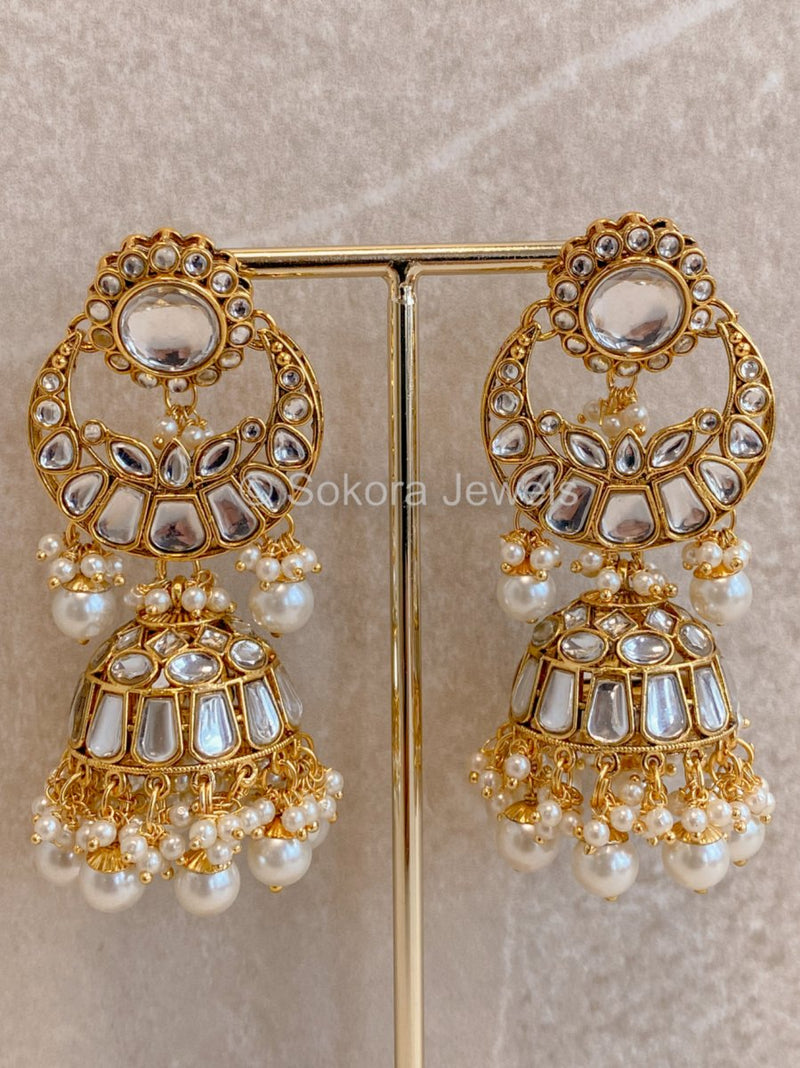 Eshma Faux Kundan Bridal Set - White - SOKORA JEWELSEshma Faux Kundan Bridal Set - White