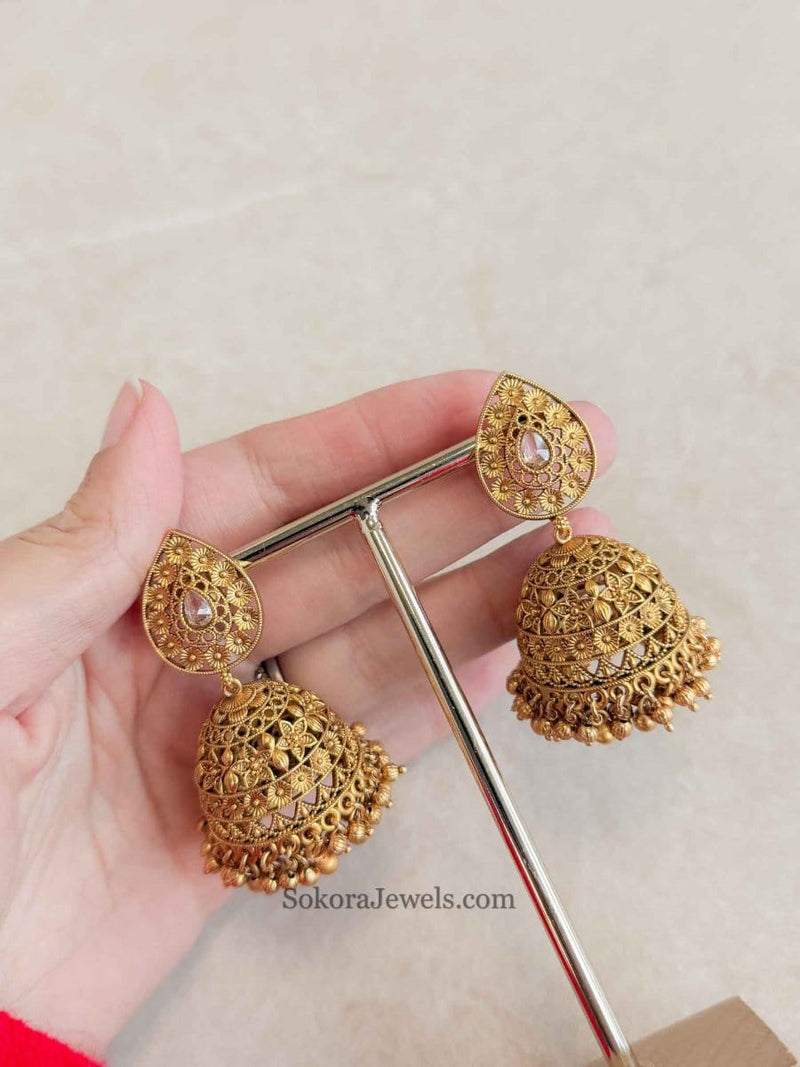 Ezhil Jhumka Earrings - SOKORA JEWELSEzhil Jhumka Earringsstuds and tops