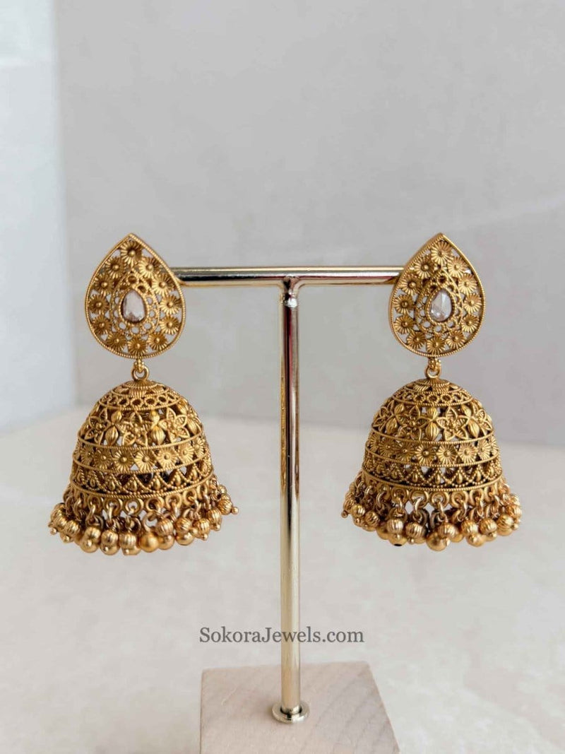 Ezhil Jhumka Earrings - SOKORA JEWELSEzhil Jhumka Earringsstuds and tops