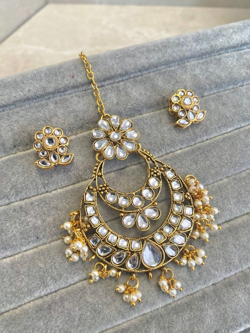 Faux Kundan Earrings & Tikka Set - SOKORA JEWELSFaux Kundan Earrings & Tikka Setstuds and tops