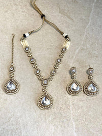 Faux Kundan Pendant Necklace Set - SOKORA JEWELSFaux Kundan Pendant Necklace Set