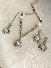 Faux Kundan Pendant Necklace Set - SOKORA JEWELSFaux Kundan Pendant Necklace Set