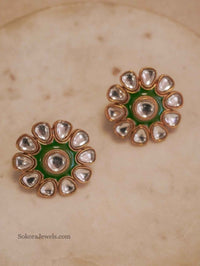 Faux Kundan Round Studs - SOKORA JEWELSFaux Kundan Round Studsstuds and tops
