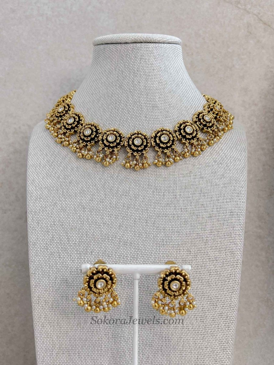 Floral Kundan Necklace & Earring Set - SOKORA JEWELSFloral Kundan Necklace & Earring Set