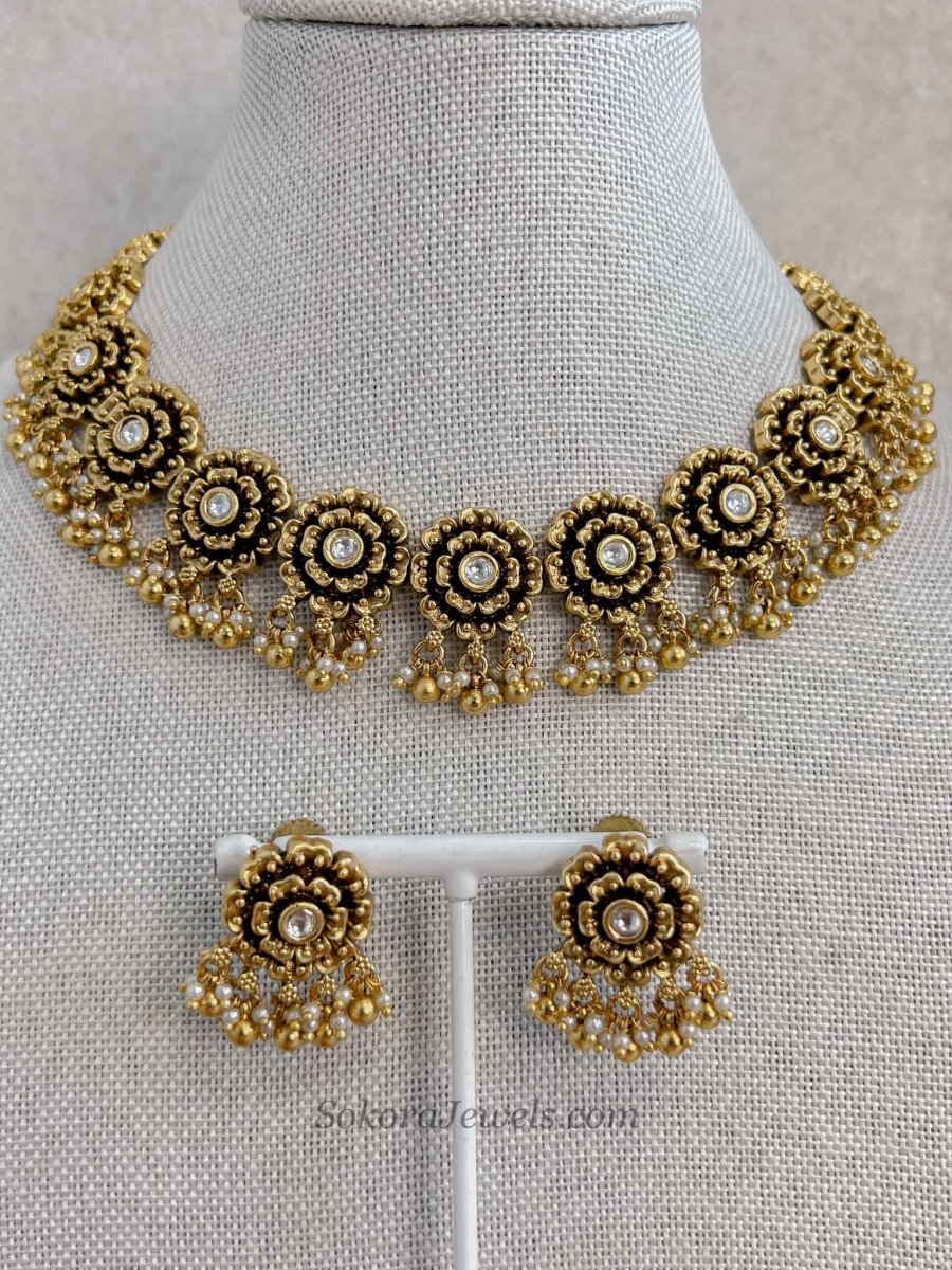 Floral Kundan Necklace & Earring Set - SOKORA JEWELSFloral Kundan Necklace & Earring Set