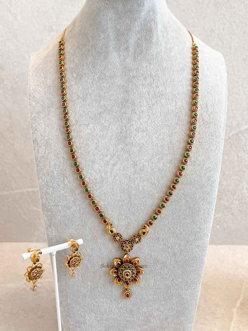 Flower Pendant Mala Set with Ruby and Green Stones - SOKORA JEWELSFlower Pendant Mala Set with Ruby and Green Stones