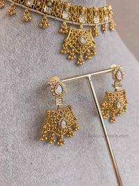 Gold and Kundan Pendant set - SOKORA JEWELSGold and Kundan Pendant setNECKLACE SETS