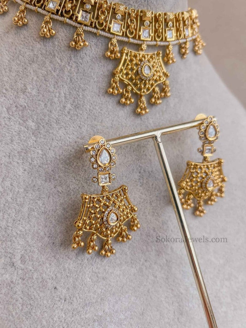 Gold and Kundan Pendant set - SOKORA JEWELSGold and Kundan Pendant setNECKLACE SETS