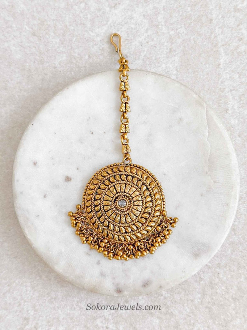 Gold Statement Maang Tikka – Gold Drop Finish - SOKORA JEWELSGold Statement Maang Tikka – Gold Drop Finish