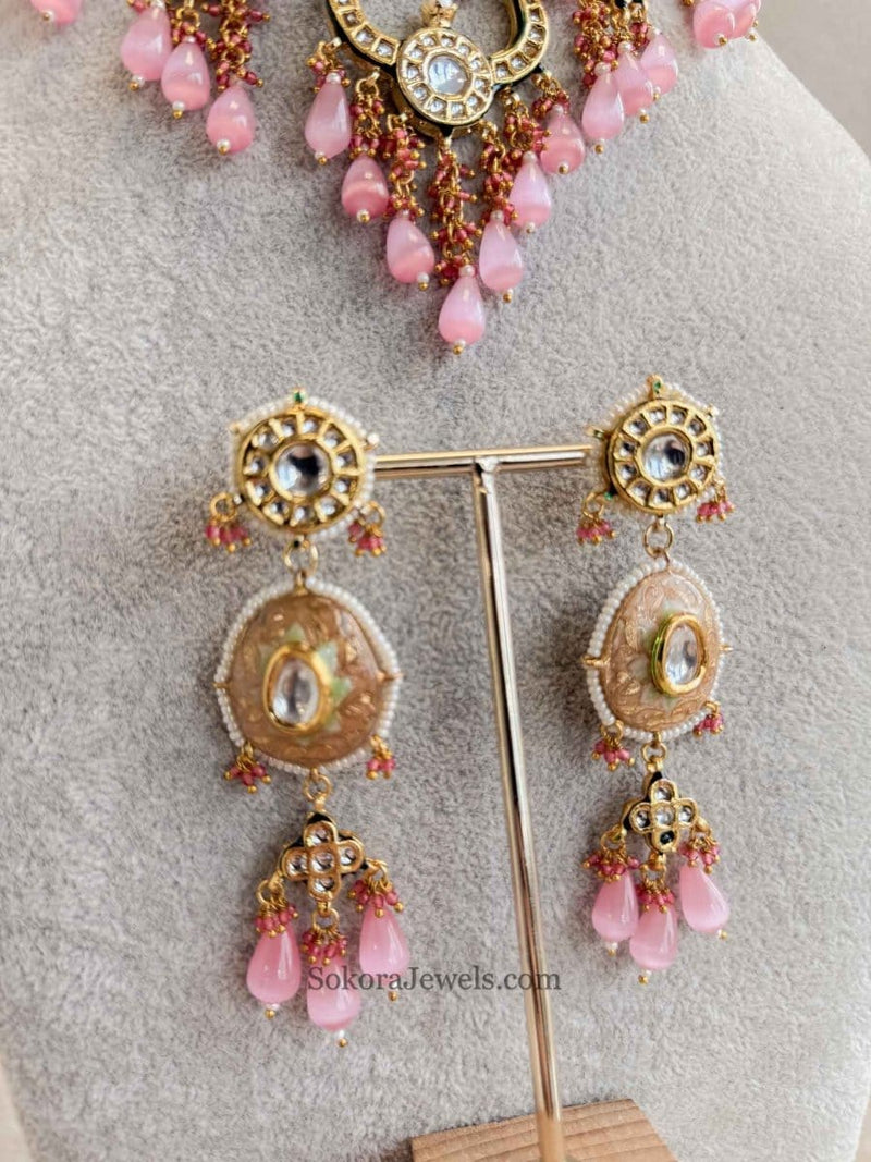 Heritage Statement Style Kundan Choker Set - SOKORA JEWELSHeritage Statement Style Kundan Choker Set