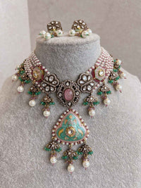 Heritage Statement Victorical Style Kundan Choker Set - SOKORA JEWELSHeritage Statement Victorical Style Kundan Choker Set