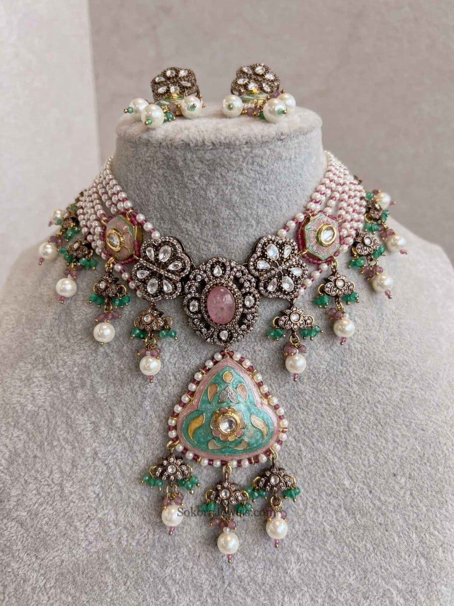 Heritage Statement Victorical Style Kundan Choker Set - SOKORA JEWELSHeritage Statement Victorical Style Kundan Choker Set