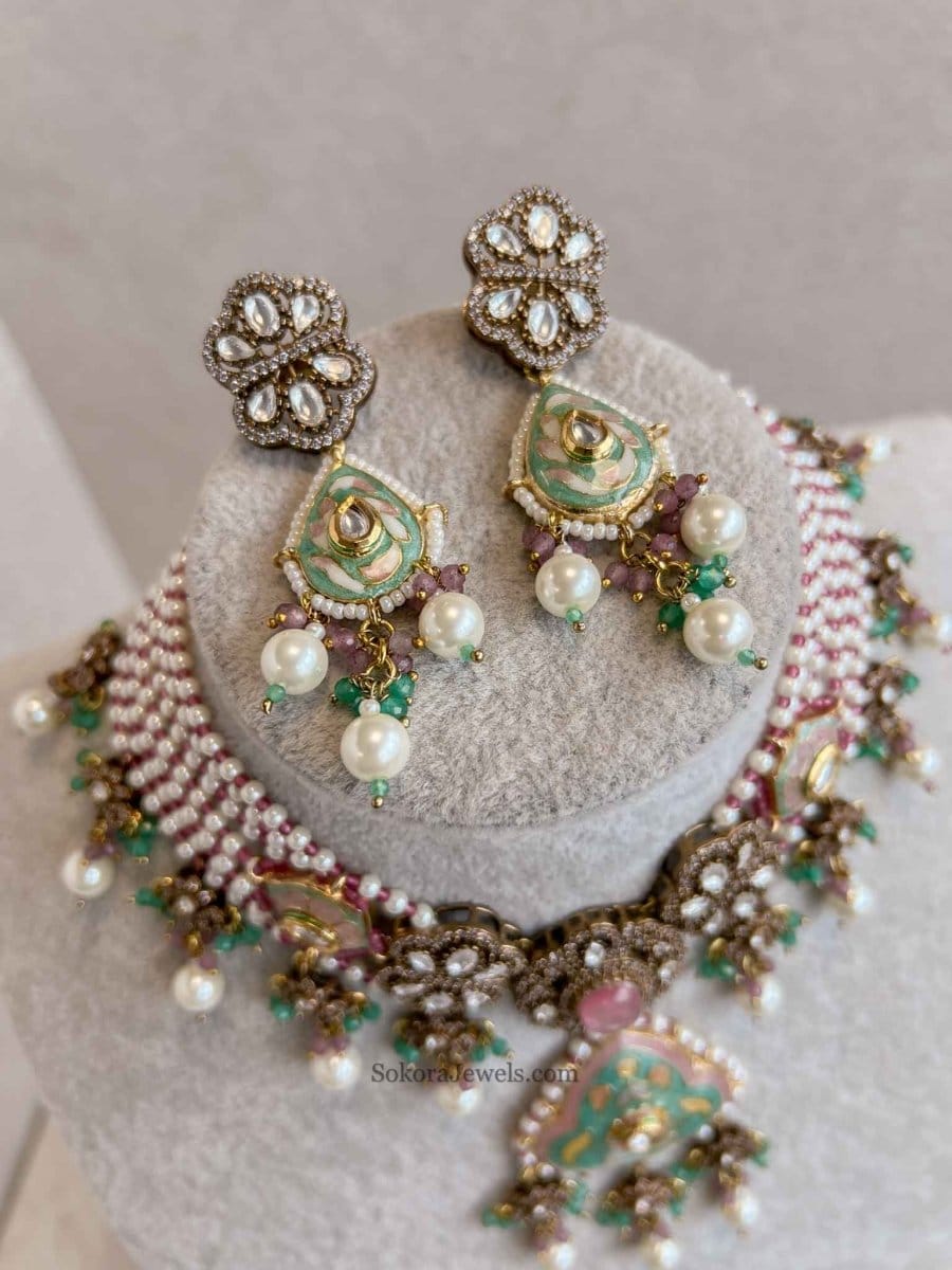 Heritage Statement Victorical Style Kundan Choker Set - SOKORA JEWELSHeritage Statement Victorical Style Kundan Choker Set