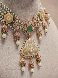 Heritage Statement Victorical Style Kundan Choker Set - SOKORA JEWELSHeritage Statement Victorical Style Kundan Choker Set