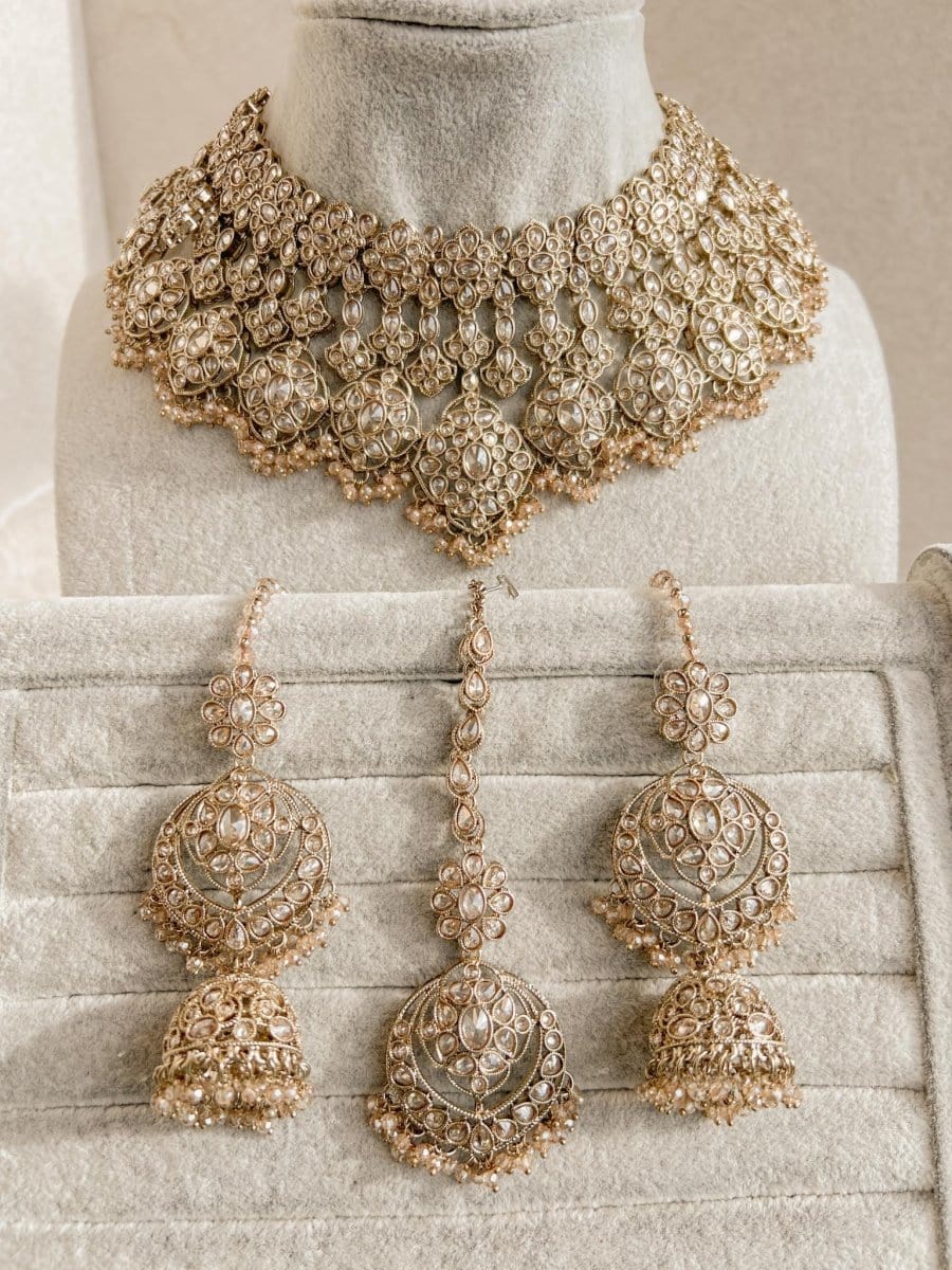 Kavita Bridal Golden Jewellery Set – SOKORA JEWELS