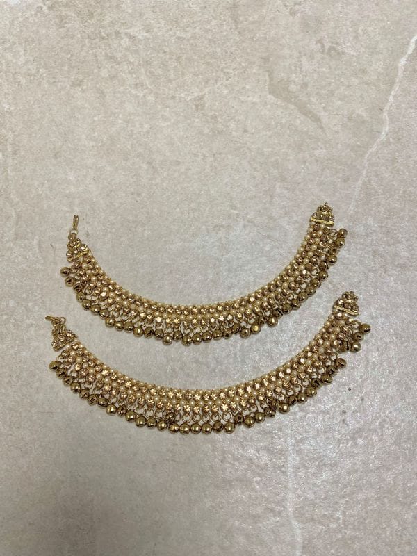 Small Length Noisy Anklets