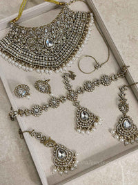 Kundan Bridal Choker set with Headband - SOKORA JEWELSKundan Bridal Choker set with Headband