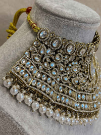 Kundan Bridal Choker set with Headband - SOKORA JEWELSKundan Bridal Choker set with Headband