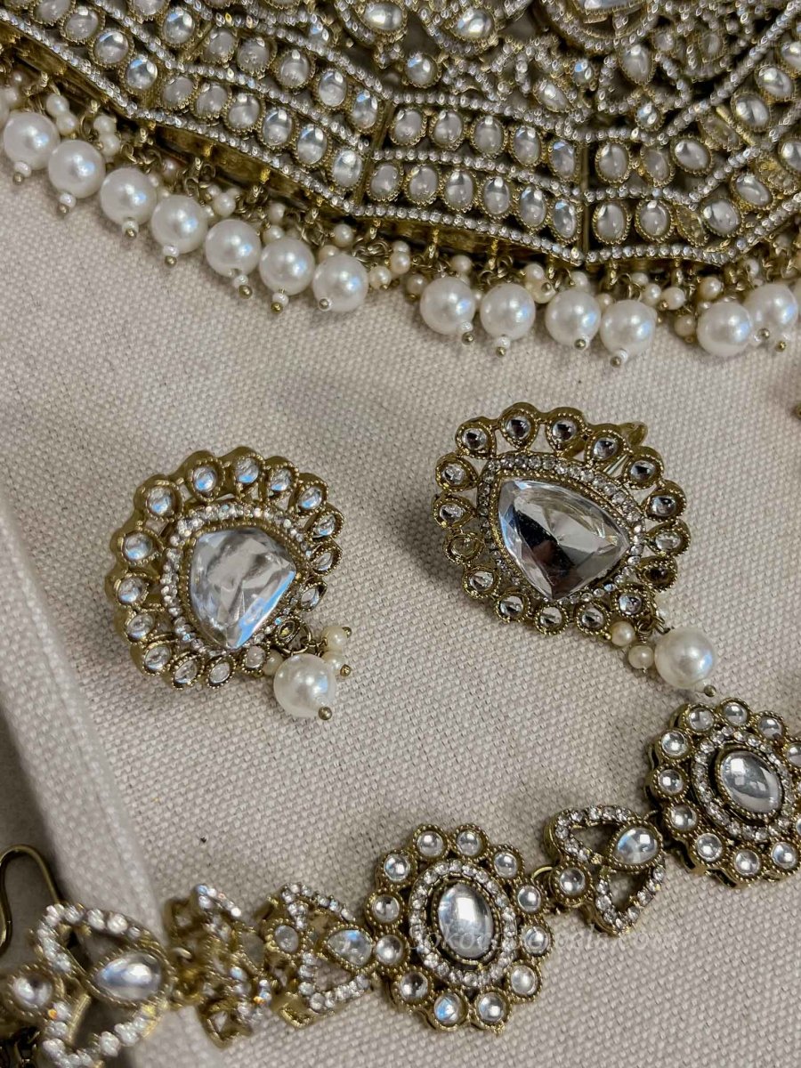 Kundan Bridal Choker set with Headband - SOKORA JEWELSKundan Bridal Choker set with Headband