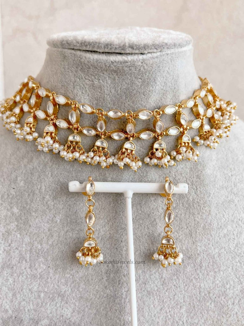 Kundan Choker and Earring set - SOKORA JEWELSKundan Choker and Earring set