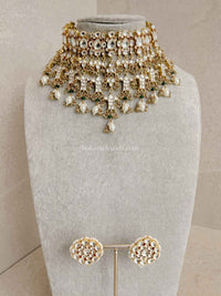 Kundan Choker with Stud Earrings - SOKORA JEWELSKundan Choker with Stud Earrings