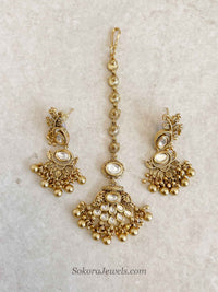 Kundan Earring and Tikka set - SOKORA JEWELSKundan Earring and Tikka set