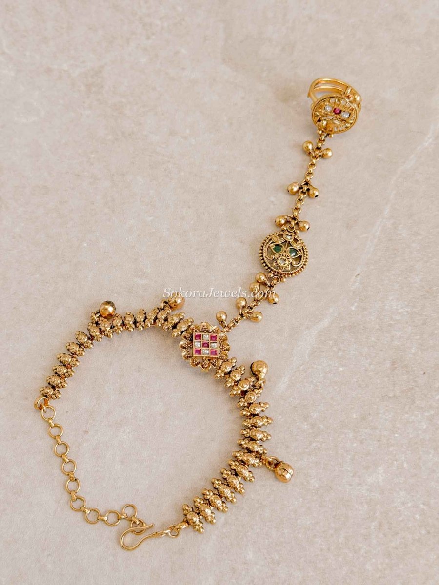 Kundan & Ghungroo Bead Hand Chain - SOKORA JEWELSKundan & Ghungroo Bead Hand Chain