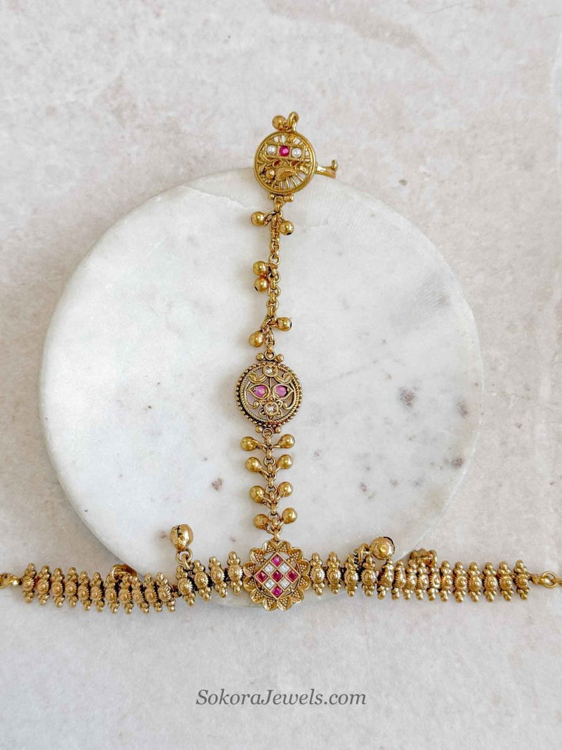 Kundan & Ghungroo Bead Hand Chain - Ruby - SOKORA JEWELSKundan & Ghungroo Bead Hand Chain - Ruby