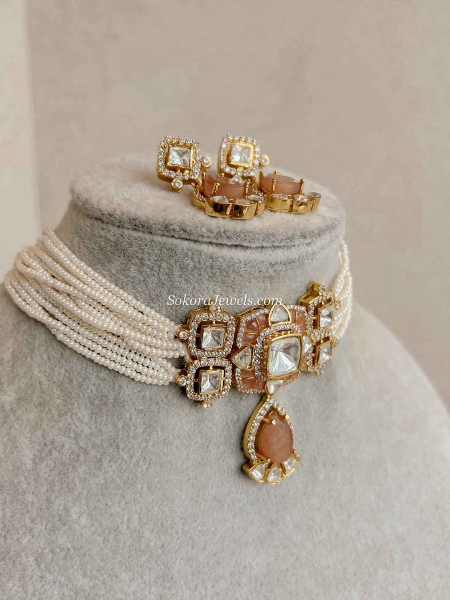 Kundan Peach Choker and Earring set - SOKORA JEWELSKundan Peach Choker and Earring set