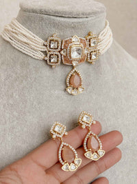 Kundan Peach Choker and Earring set - SOKORA JEWELSKundan Peach Choker and Earring set