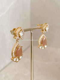 Kundan Peach Choker and Earring set - SOKORA JEWELSKundan Peach Choker and Earring set