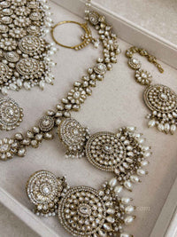 Kundan Pearl Bridal set with Headband - SOKORA JEWELSKundan Pearl Bridal set with Headband