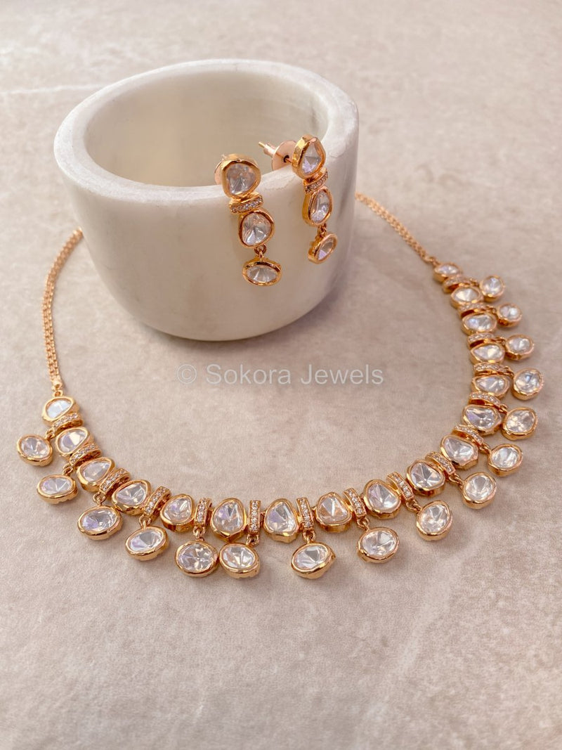 Liana Simple Kundan Set - SOKORA JEWELSLiana Simple Kundan SetNECKLACE SETS