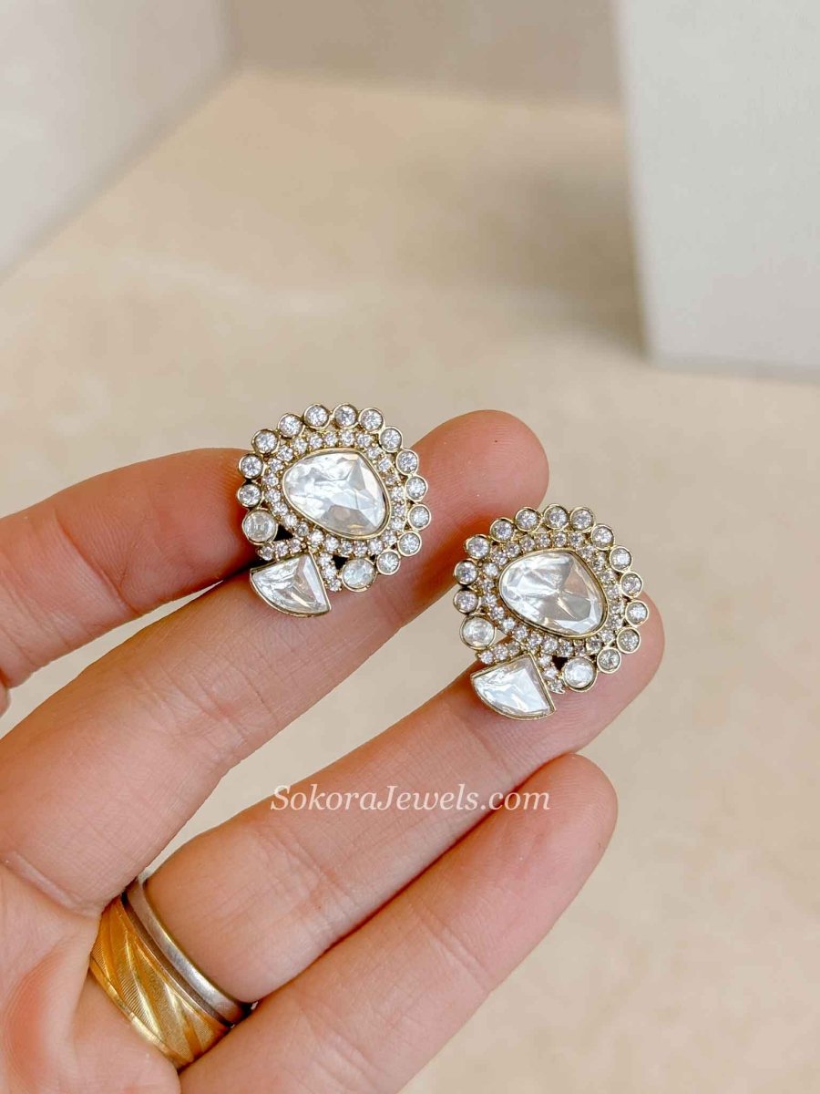 Luxury Moissanite Kundan Small studs - SOKORA JEWELSLuxury Moissanite Kundan Small studs