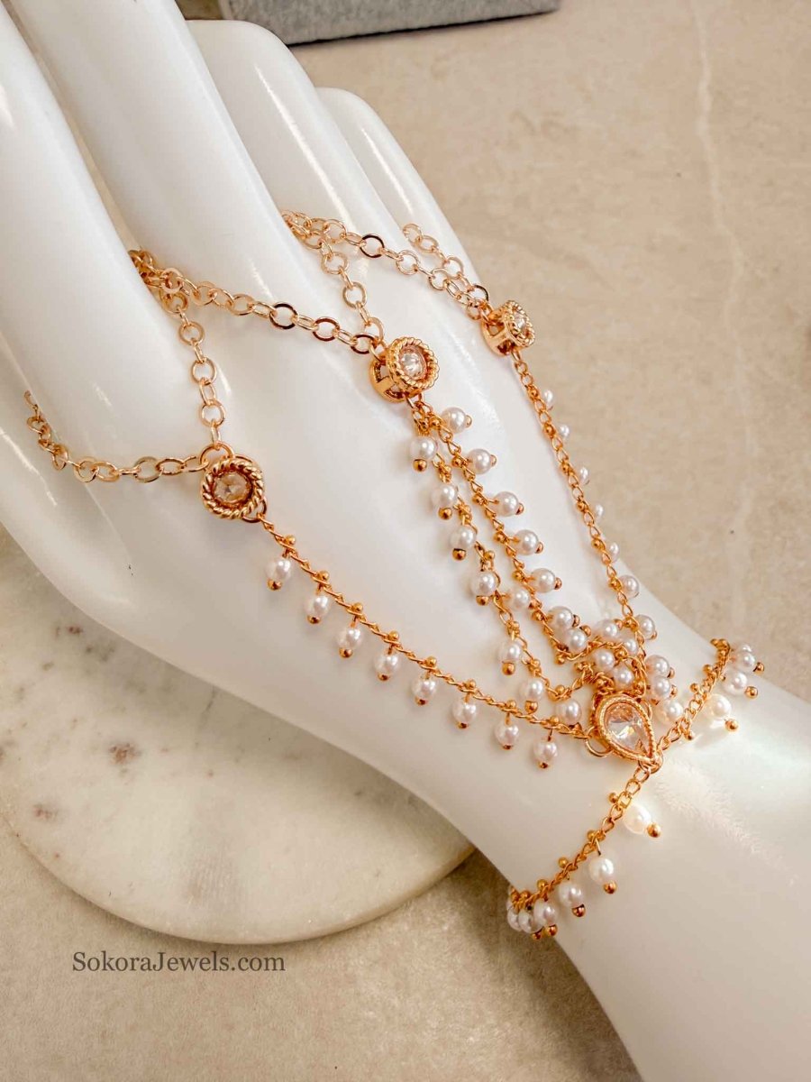 Manal Fancy 3 Finger Hand Harness - SOKORA JEWELSManal Fancy 3 Finger Hand Harness