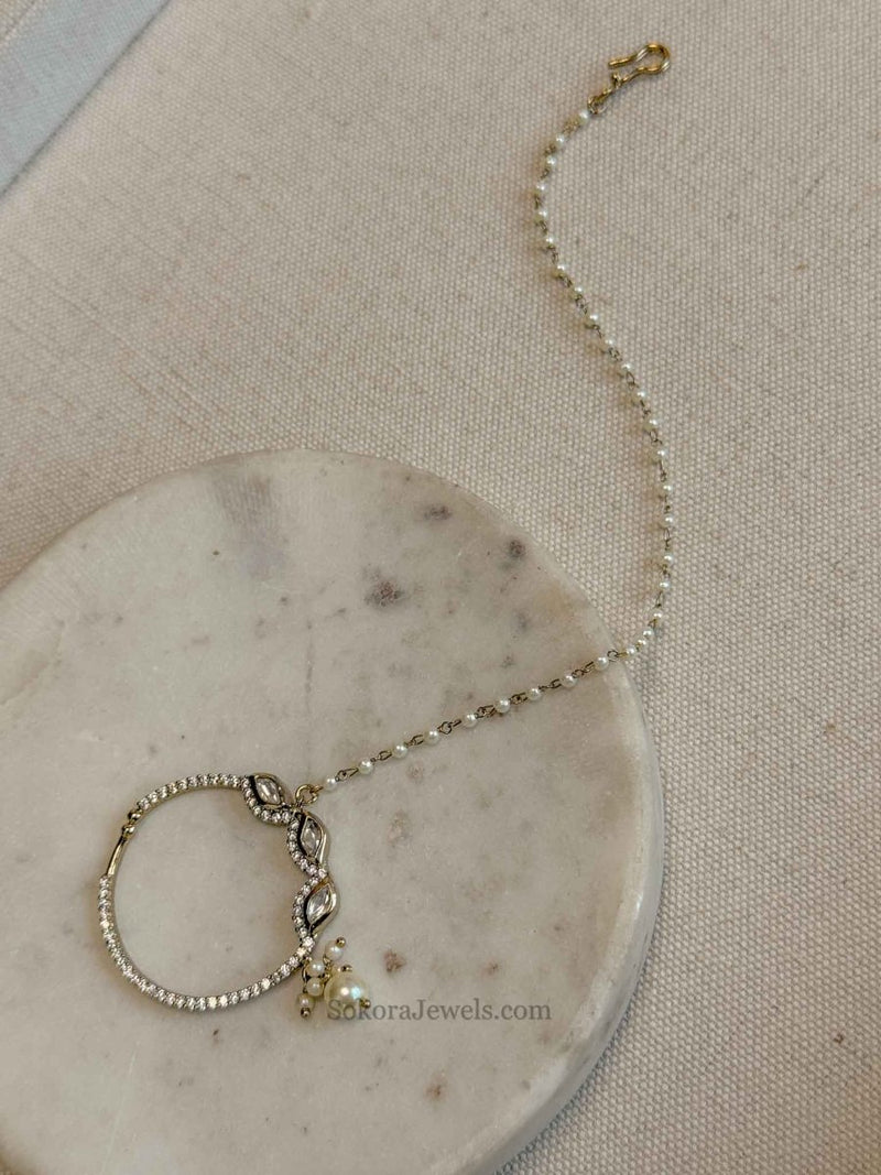 Medium Antique Gold & Kundan Nose Ring - Slide type - SOKORA JEWELSMedium Antique Gold & Kundan Nose Ring - Slide type