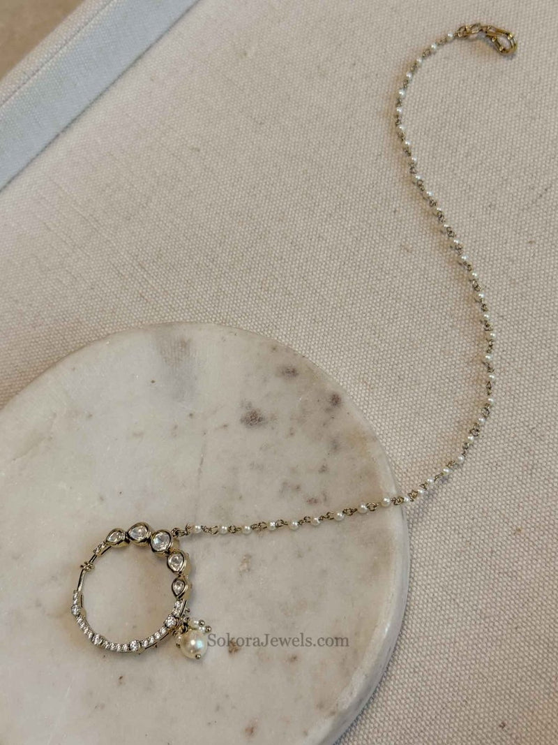 Medium Antique Gold & Kundan Nose Ring - Slide type - SOKORA JEWELSMedium Antique Gold & Kundan Nose Ring - Slide type