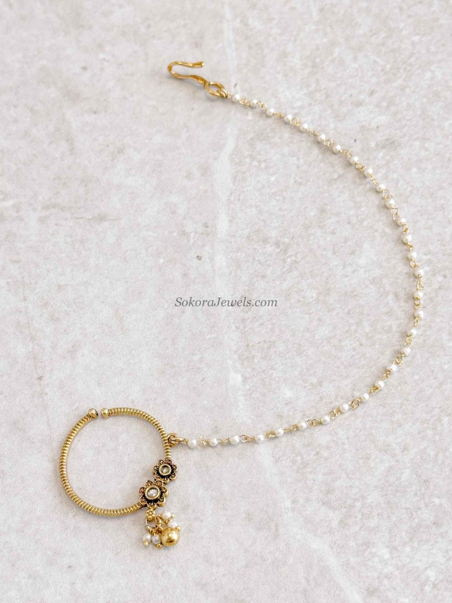 Medium Bridal Nath with Floral Kundan Detail - SOKORA JEWELSMedium Bridal Nath with Floral Kundan Detail