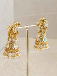 Medium Kundan & Gold Plated Jhumka Earrings - SOKORA JEWELSMedium Kundan & Gold Plated Jhumka Earrings