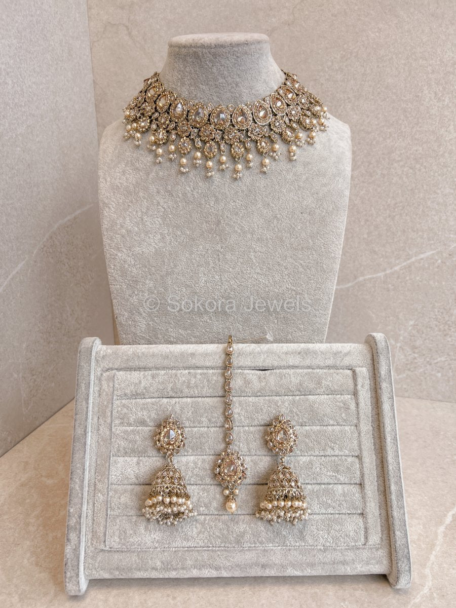 Mehnaaz Necklace Set - Golden - SOKORA JEWELSMehnaaz Necklace Set - Golden