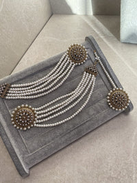 Mehreen Earrings & Tikka set - Clear - SOKORA JEWELSMehreen Earrings & Tikka set - Clear