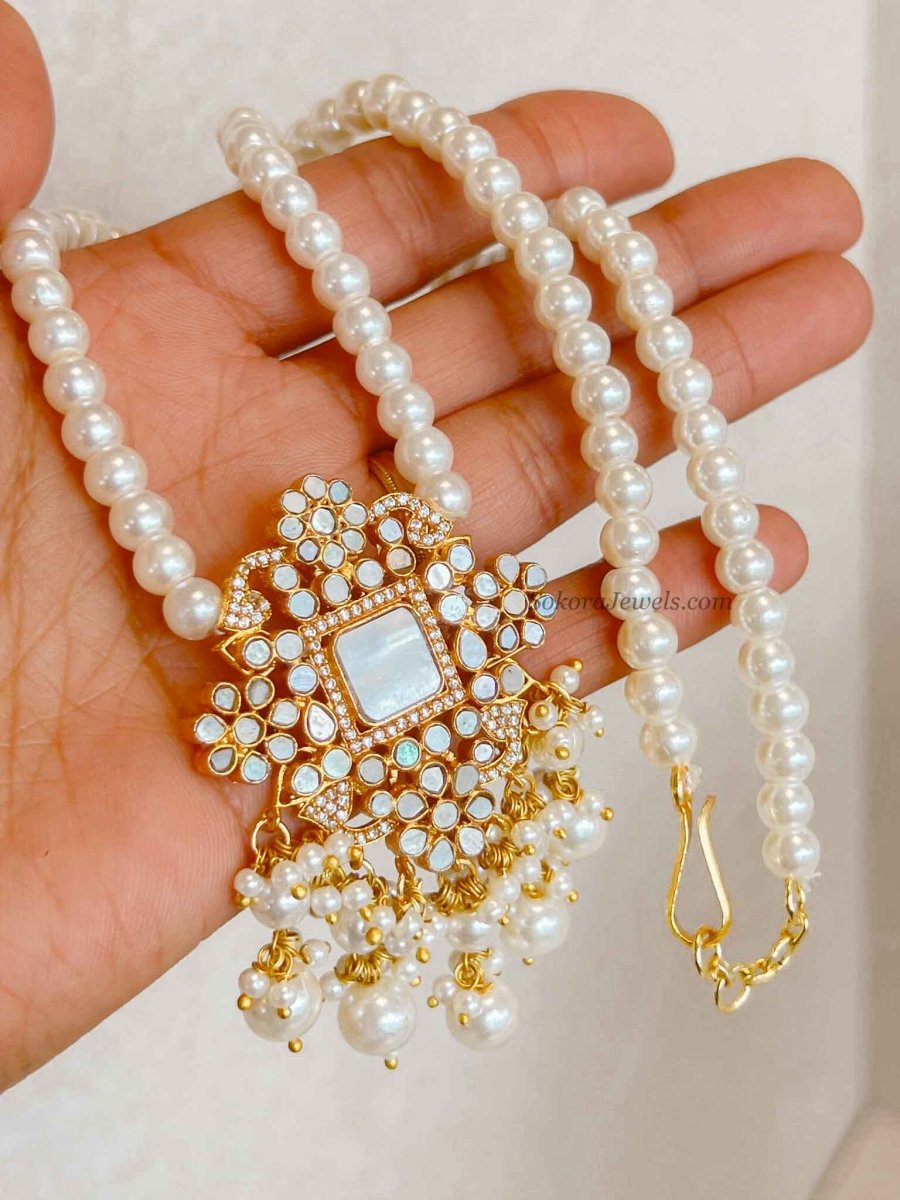 Midi Mother of Pearl Pendant Necklace - SOKORA JEWELSMidi Mother of Pearl Pendant Necklace