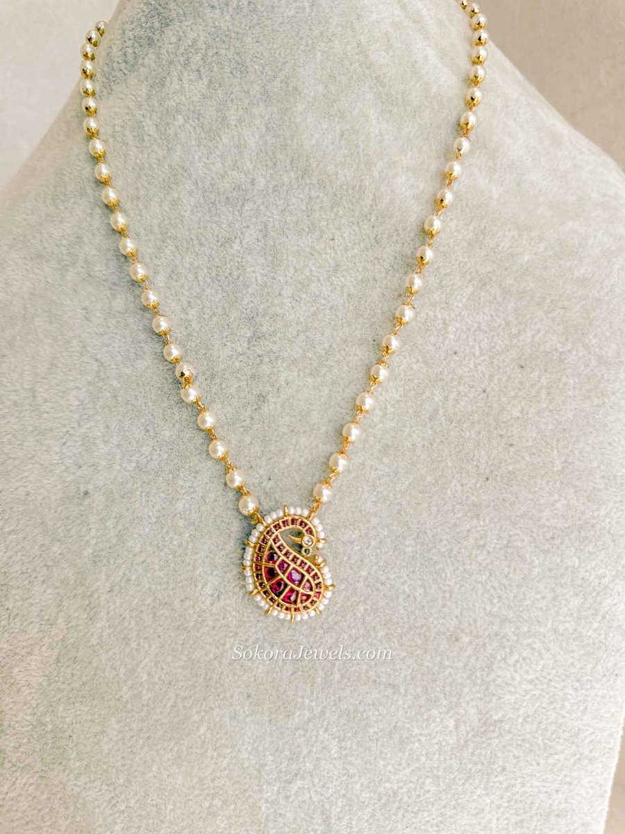 Mini Paisley Pearl Pendant Set – Ruby & Gold Finish - SOKORA JEWELSMini Paisley Pearl Pendant Set – Ruby & Gold FinishNECKLACE SETS