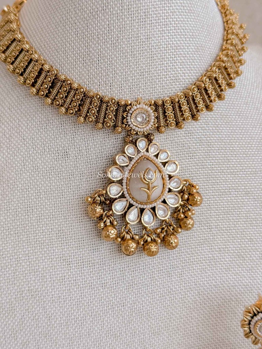 Mother of Pearl Heritage Kundan Choker Set - SOKORA JEWELSMother of Pearl Heritage Kundan Choker Set