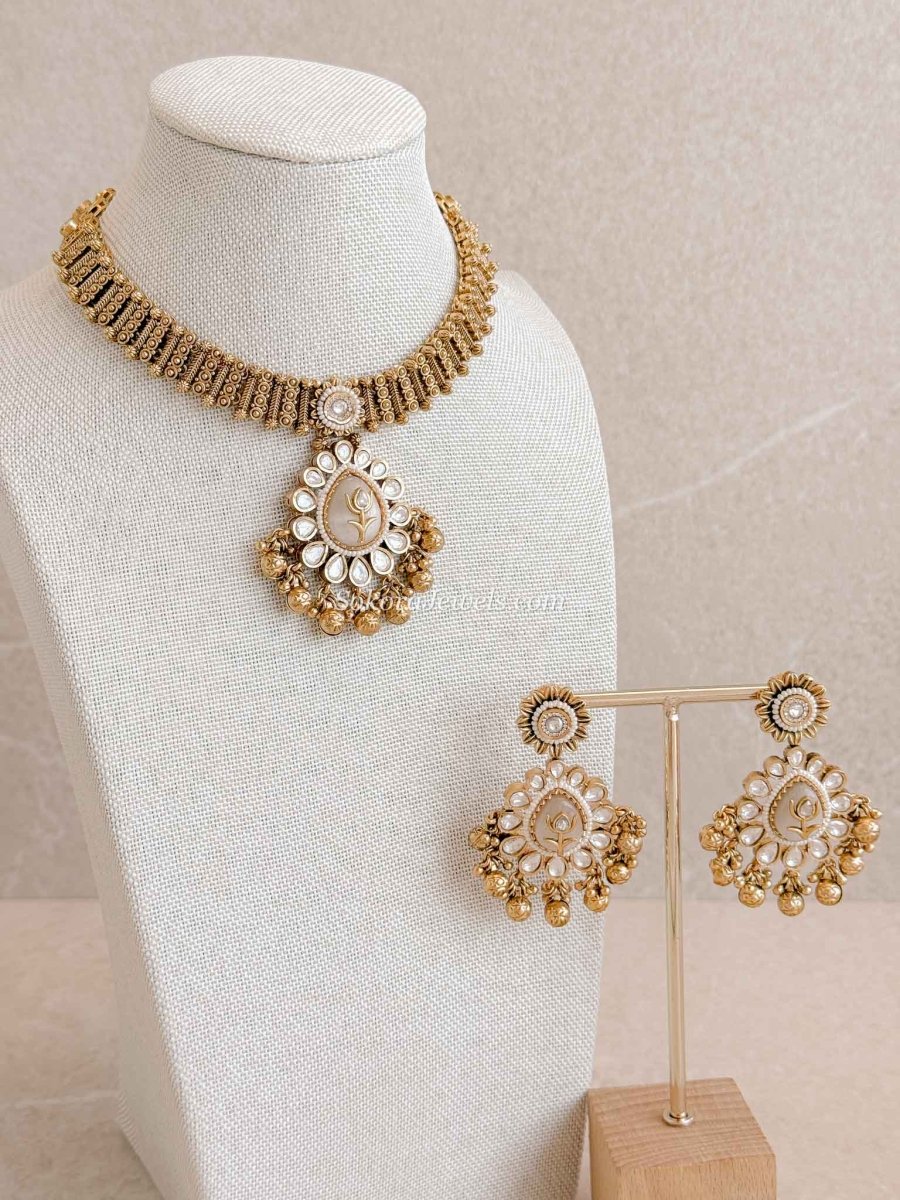 Mother of Pearl Heritage Kundan Choker Set - SOKORA JEWELSMother of Pearl Heritage Kundan Choker Set