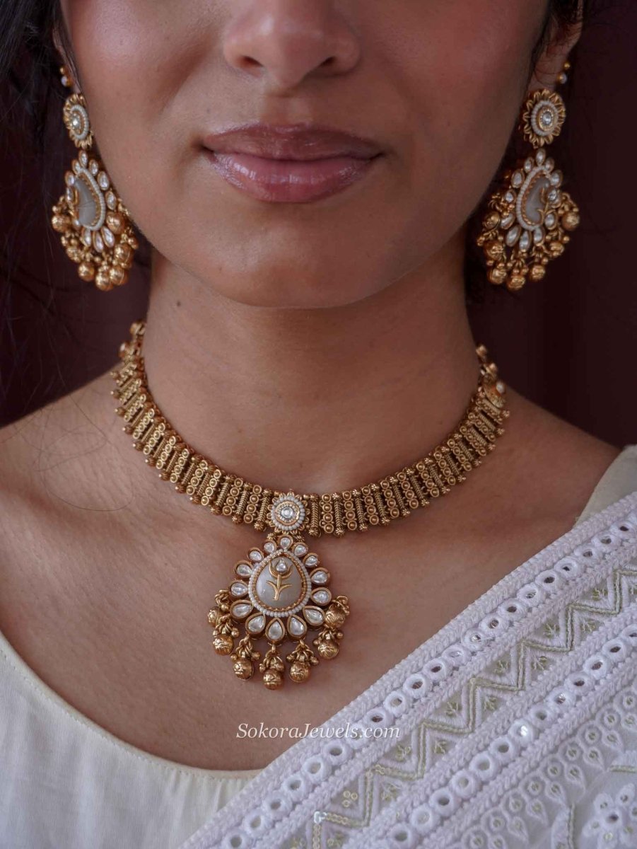 Mother of Pearl Heritage Kundan Choker Set - SOKORA JEWELSMother of Pearl Heritage Kundan Choker Set