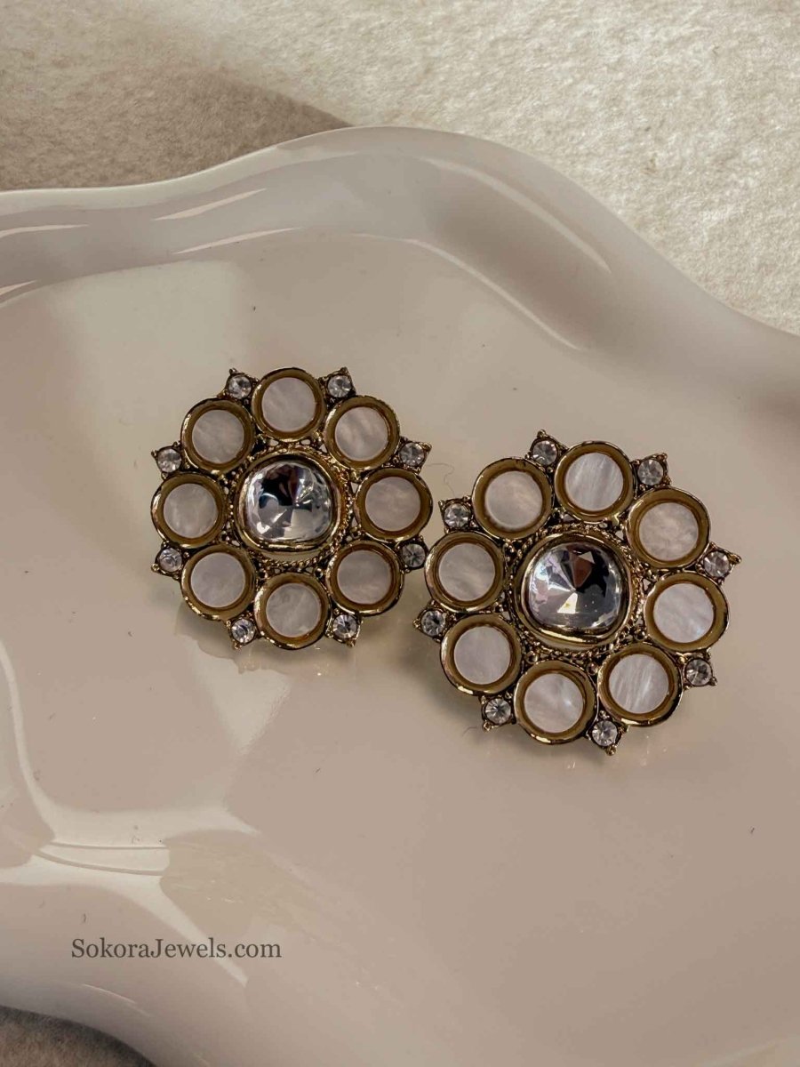 Mother of Pearl Stud Earrings - SOKORA JEWELSMother of Pearl Stud Earrings